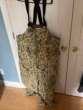 Columbia men’s Camouflage Chest Waders with Suspenders - Green/Tan size XL tall